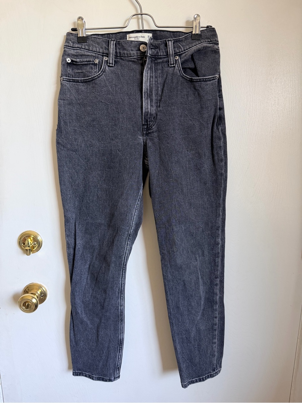 Abercrombie & Fitch Women’s The Mom High Rise Black Jeans Size 26/2